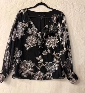 White House Black Market Floral Ruffle V-Neck Blouse Black‎ Grey Silver Large thumbnail 1