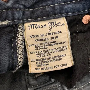 Miss Me Signature Skinny Crop Jeans Dark Wash 24 Angel Wing Cross thumbnail 9