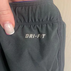 ✨Nike Phantom Dri Fit Running Athletic 2-1 Sz Medium Shorts✨ thumbnail 7