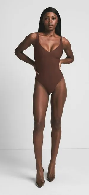 Skims Body Plunge unlined Bodysuit medium Cocoa New with tags thumbnail 1