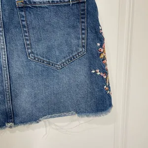 Abercrombie & Fitch Floral Embroidered Distressed Skirt - Boho Chic size 26! thumbnail 8