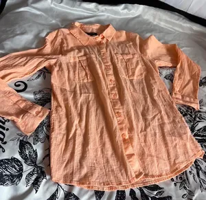 Banana Republic peach button-up blouse thumbnail 3
