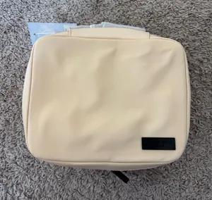 NWT Cream Cosmetic Travel Case / H8 thumbnail 1
