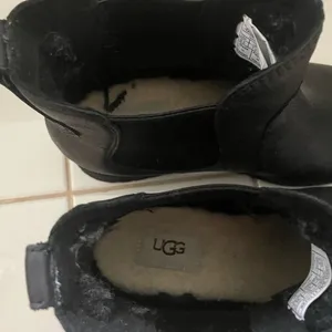 UGG leather boots thumbnail 3