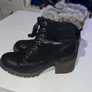 STEVE MADDEN Comfort Women SZ 9 Faux Fur Lined Ankle Booties Black Block Heeled thumbnail 4