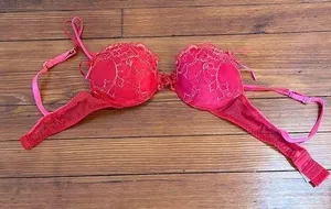 Xhilaration Lace Red bras size 32A thumbnail 1
