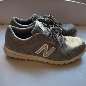 New Balance‎ 317 Gray Heathered Womens Size 10 Sneakers Shoes thumbnail 4