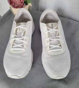 Under Armour Horv Sonic 5 Women's Shoes Size 10 Withe thumbnail 1