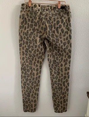 Blank NYC The Reade Crop Catwalk Cropped Denim Animal Print 28 thumbnail 4
