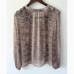 Anthropologie Snake Print Ruffled V-Neck Long Sleeve Ruffle‎ Blouse Size L thumbnail 4