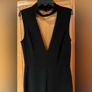Windsor Black Deep V-Neck & Deep V-Back Cropped Wide Leg‎ Jumpsuit Size Medium thumbnail 2