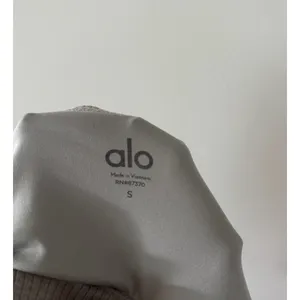 Alo Yoga Wellness Ribbed Heather Grey Athletic Sports Bra Size S thumbnail 5