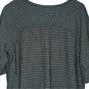 Free People FP Movement Black Striped Cropped V-neck Tee Size Medium thumbnail 4