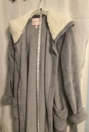 Victoria's Secret Plush Robe Short Cozy S/P thumbnail 1