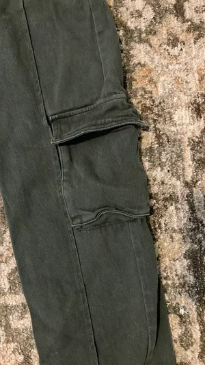 Green cargo pants thumbnail 2