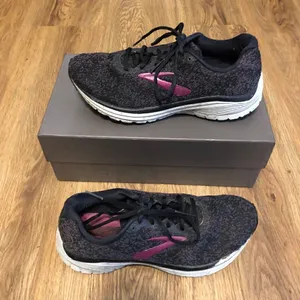 BROOKS anthem purple running athletic training shoes sneakers women’s 8 thumbnail 6