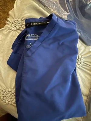 Fabletics Scrub top thumbnail 1