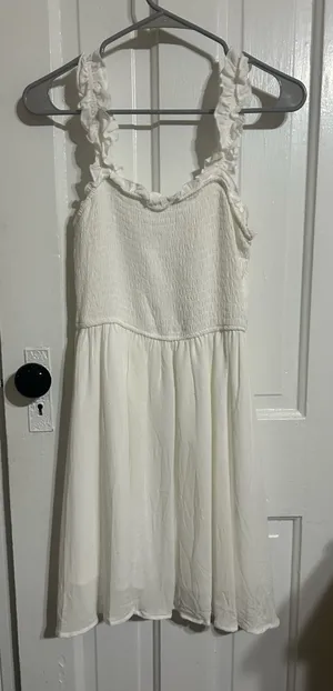 White Dress thumbnail 1