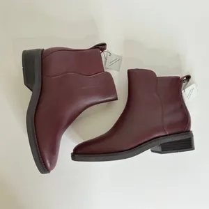 NWT!! COLE HAAN River Chelsea Boots Bloodstone Burgundy Leather Women's Size 5 thumbnail 3