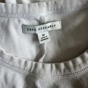 Free Assembly White Sleeveless Womens Top thumbnail 3