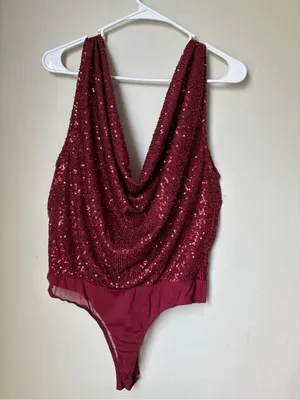 Lulus Burgundy Sequin Surplice Bodysuit Sleeveless Party Top Size M thumbnail 2