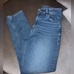 American Eagle Mom Jean Size 2 thumbnail 1