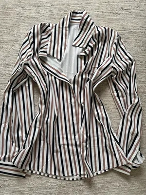 Shein Striped Button-Up Shirt (Size Medium) thumbnail 4
