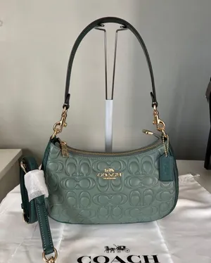 Coach Teri Shoulder Bag In Blocked Signature thumbnail 3