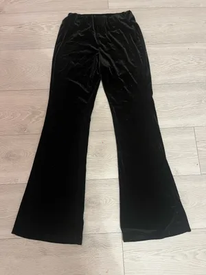 SheIn Black Velvet Flare Leggings thumbnail 1