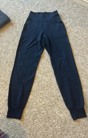 Lululemon Align Joggers 28" thumbnail 1