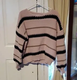 🐻   Shein Sweater Size M thumbnail 1
