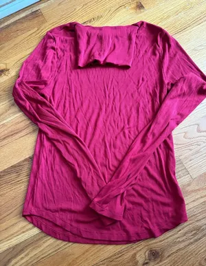 Aritzia Sunday Best Red Freshman Turtleneck Medium thumbnail 1