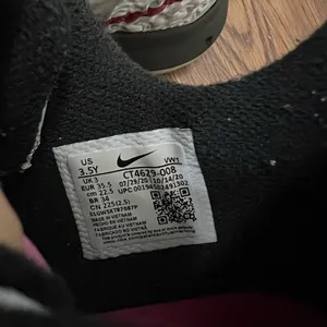 Nike Grey Fireberry Lebron Witness 5 GS Sneakers 3.5 Y/5 Women’s thumbnail 7