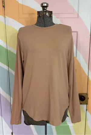 Nuuds Women’s Long Sleeve Curved Hem Cotton Shirt Sz S 💛🍄 thumbnail 1
