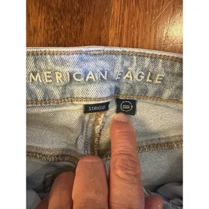 American Eagle Strigid Jeans Women’s 4R Light Wash Straight High Rise Straight thumbnail 3