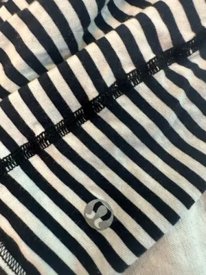 Lululemon Black/White stripe shirt thumbnail 2