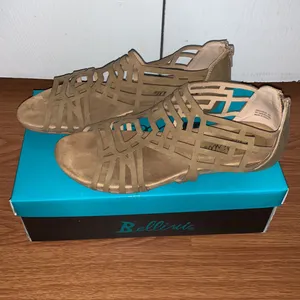 Bellini sandals Size 9 thumbnail 2