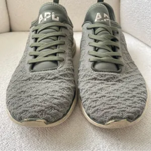 APL Techloom Wave Phantom Sneakers in Fatigue Green Women’s US 10 thumbnail 3