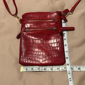 Unbranded perfect little crossbody bag w/lots of packets & cute croc design EUC thumbnail 3