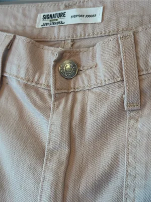 Signature by Levi Strauss Pink Mid-Rise Slim Fit Everyday Jogger sz 28 thumbnail 6