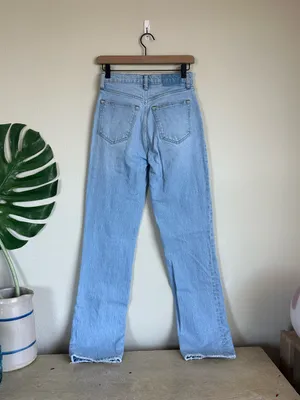 Abercrombie & Fitch The 90’s Straight Ultra High Rise Split Hem Jeans thumbnail 7