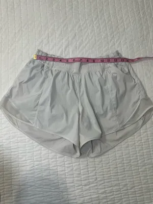 Lululemon Athletica Cream Women's Athletic Shorts - Elastic Waist in Size 12 thumbnail 3