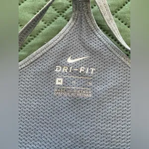 Nike Women's Gray Tank Top Size Medium thumbnail 3
