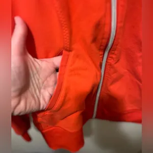 Lululemon older version define luon full zip red sz 8 thumbnail 4
