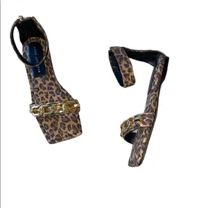 NEW GOOD AMERICAN Ankle Strap Sandal In  Leopard thumbnail 7