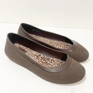 Crocs Mammoth Women’s‎ Size 8 Ballet Flat Leopard Print lined Shoes Brown thumbnail 3