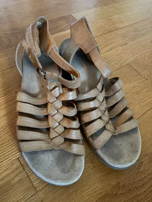 YUU Memory Foam Hilly Tan Ankle Strappy Wedge Sandals Women's Size 9 M thumbnail 1