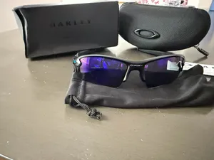 Oakley Sunglasses thumbnail 2