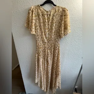 Astr Floral Midi Dress in Yellow Size S thumbnail 12