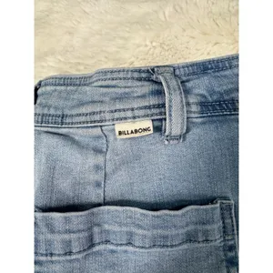 Billabong Wide Leg Jeans Women's Size 26 Light Wash Blue Raw Hem Frayed thumbnail 4